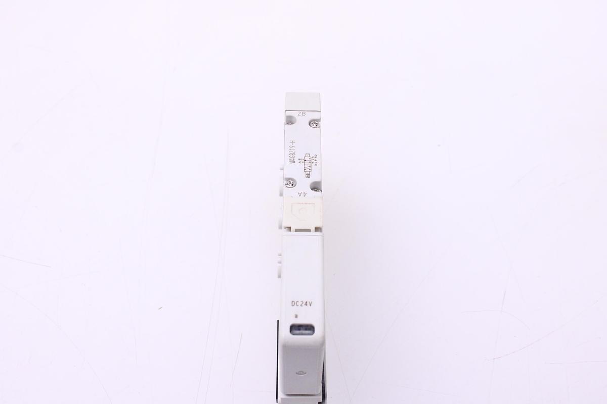 Usado Válvula Neumática CKD NW4GB210-C8-WH-3