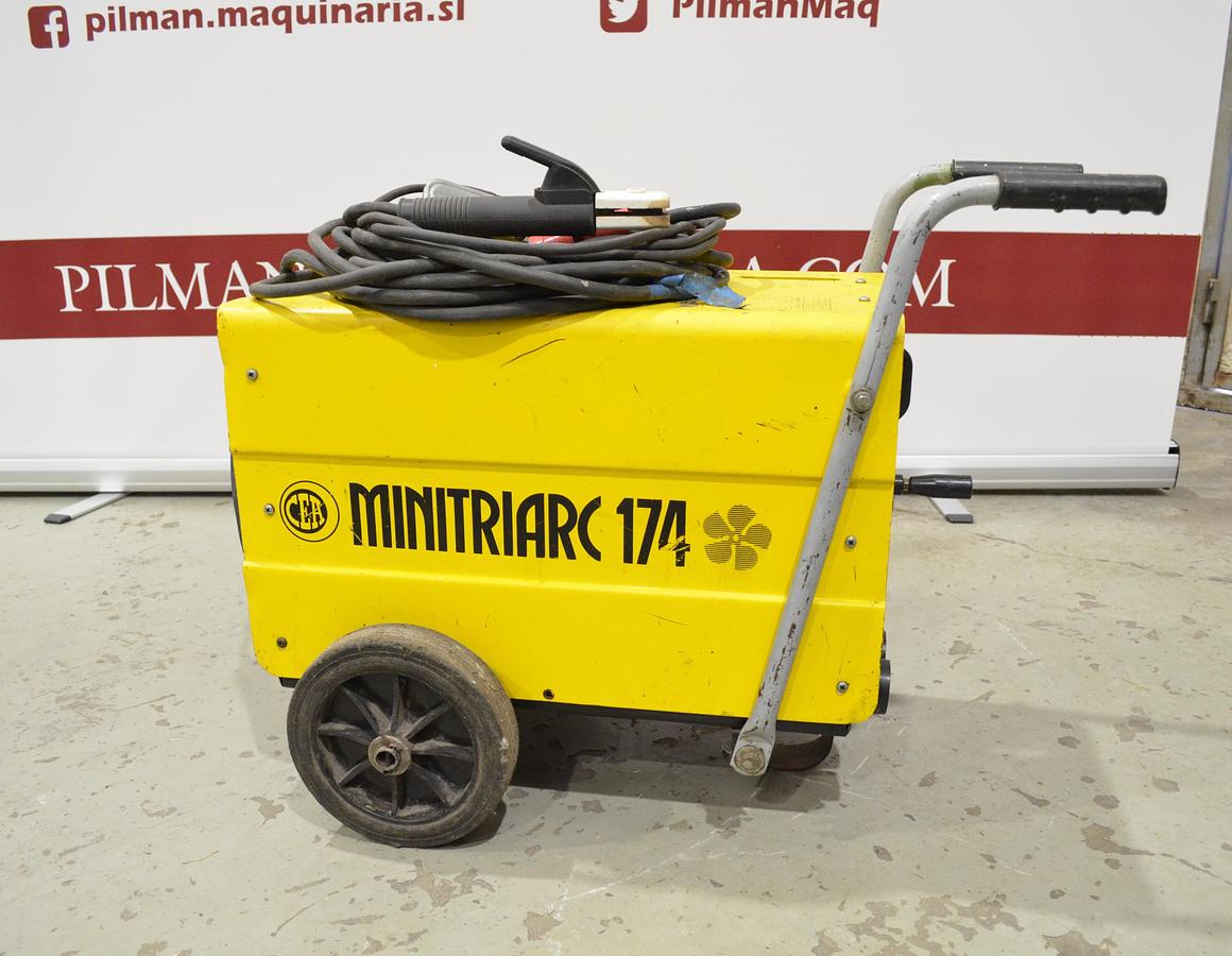 Usado Maquina soldar electrodos CEA MiniTriarc 174