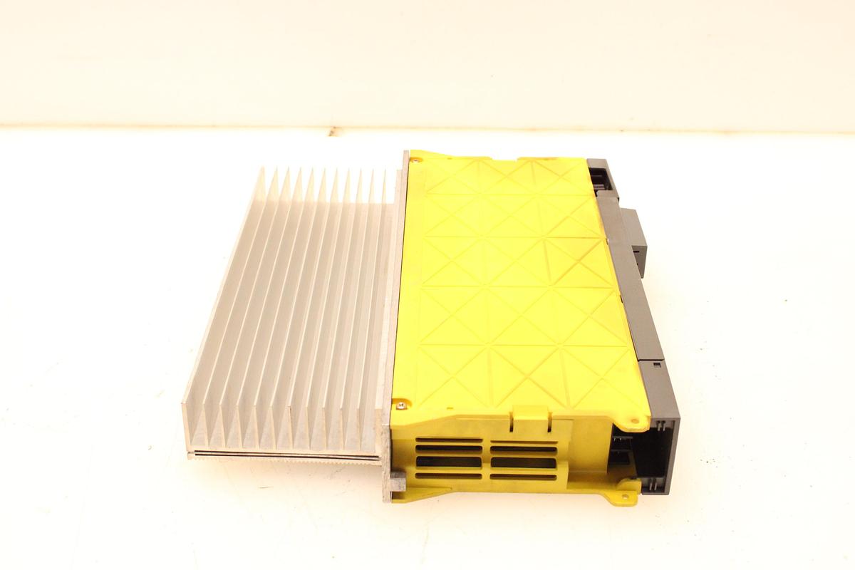 Usado Módulo Servoamplificador FANUC A06B-6079-H105