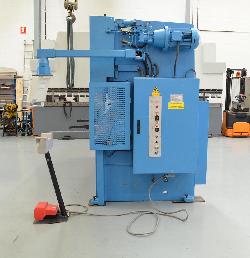 Usado Plegadora Ajial 3100x125tn cnc Cybelec 2023