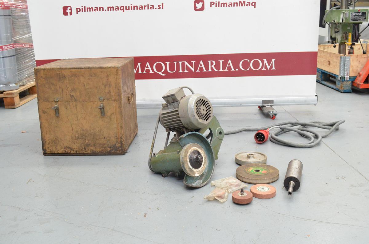 Usado Rectificadora muela sobre torno INTZA