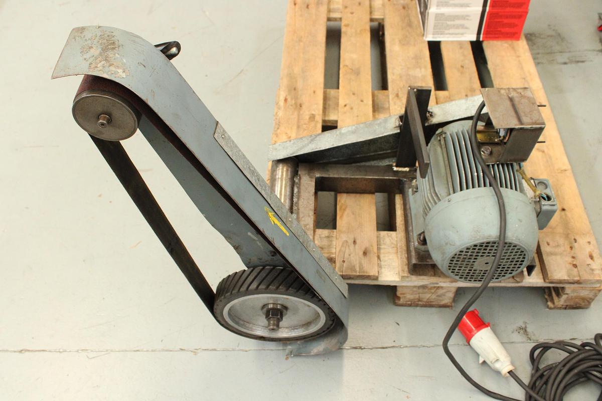 Usado Lijadora de Banda para Banco