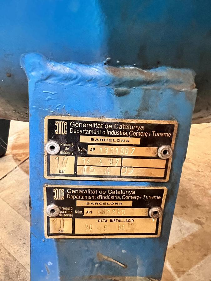 Usado Calderin aire Neumin 1000Ltrs. 10 Bar
