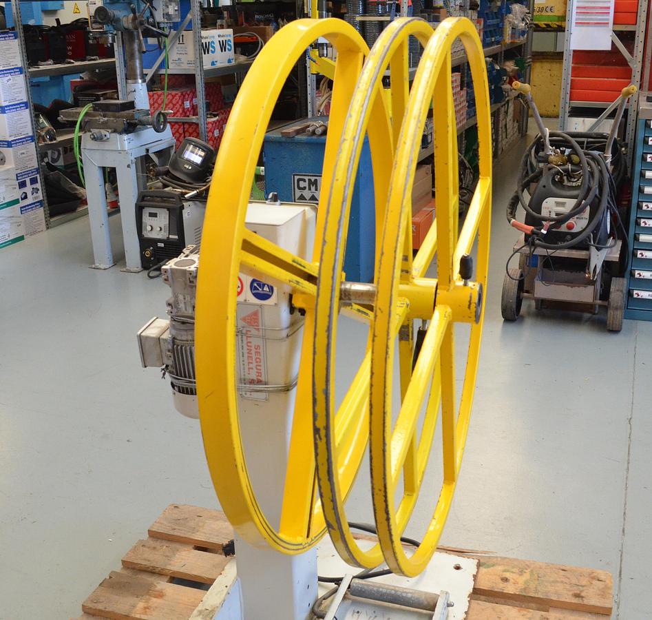 Usado Devanadora de fleje Segura Llunell DVM-2 VV PE