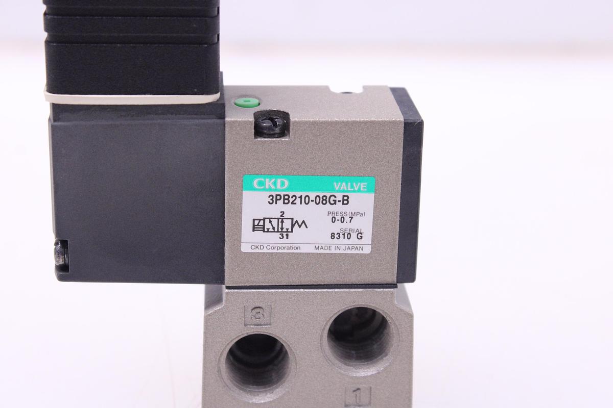 Usado Electroválvula CKD 3PB210-08G-B-AC24V