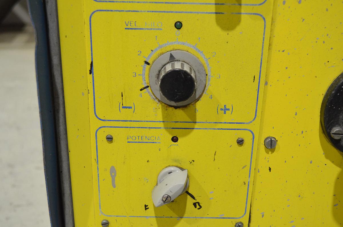 Usado Maquina soldar hilo Sunarc HC-210