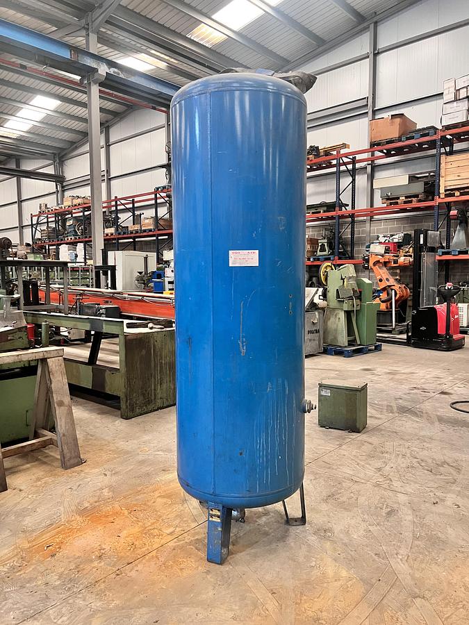 Usado Calderin aire Neumin 1000Ltrs. 10 Bar
