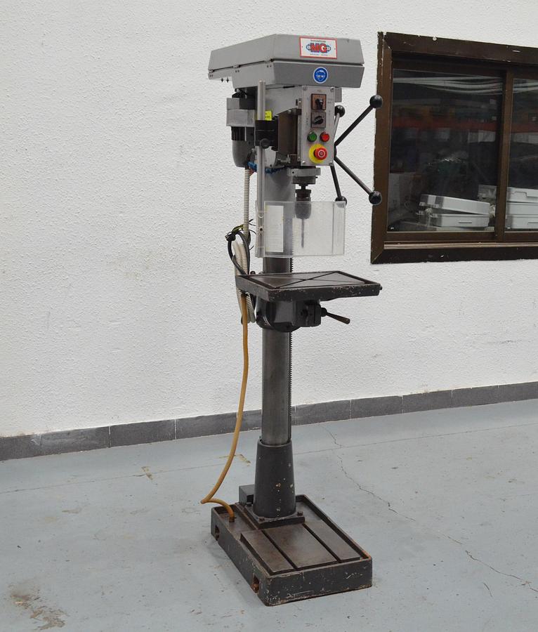 Usado Taladro columna correas MG Hu 45R - Año 2004