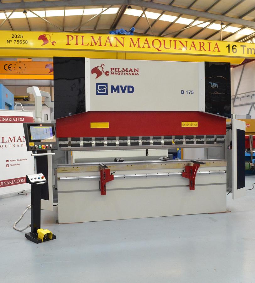 Plegadora Hidráulica MVD SERIE B - 3.100x135Tn
