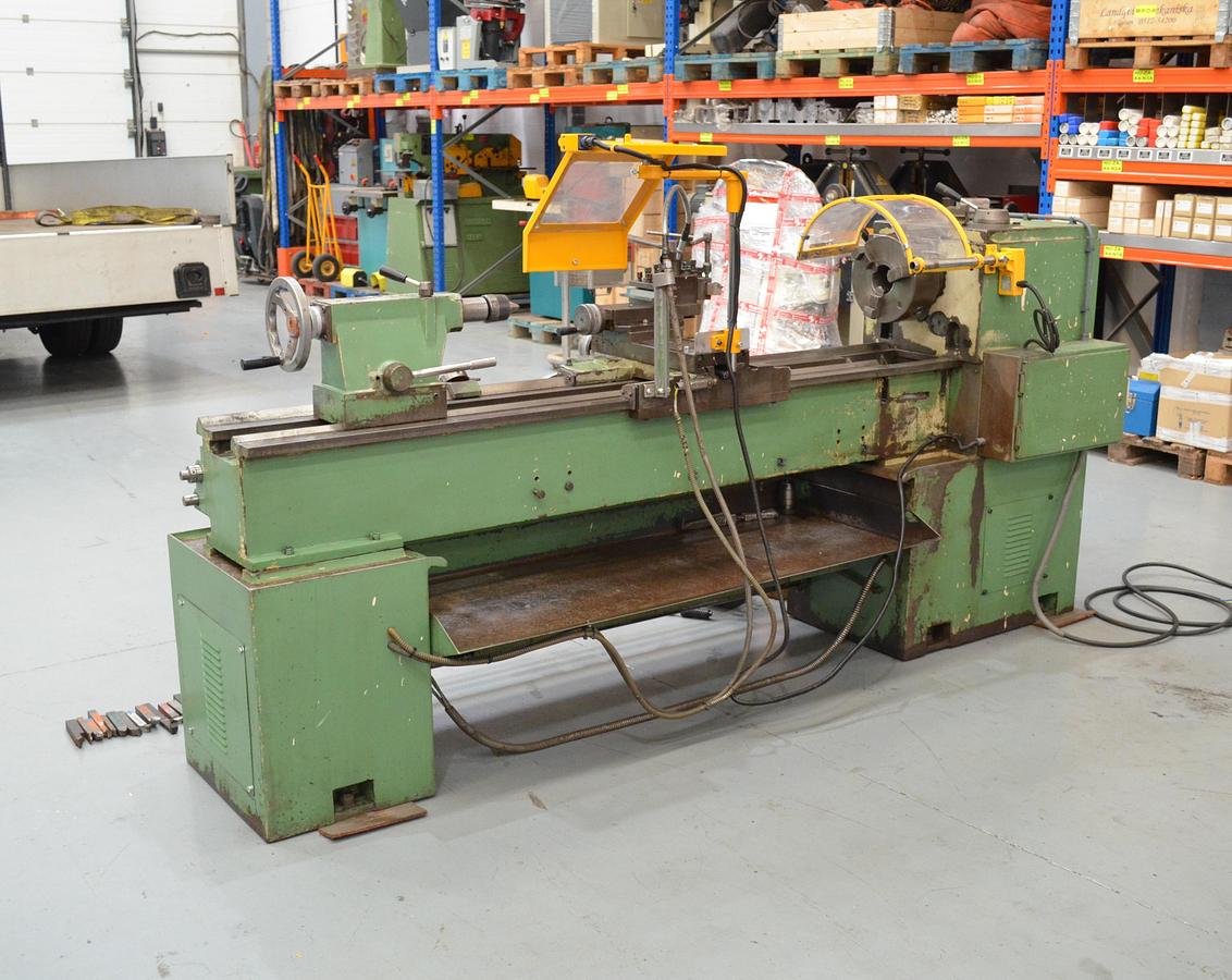 Usado Torno Pinacho L1-225  1650mm e.p. verde