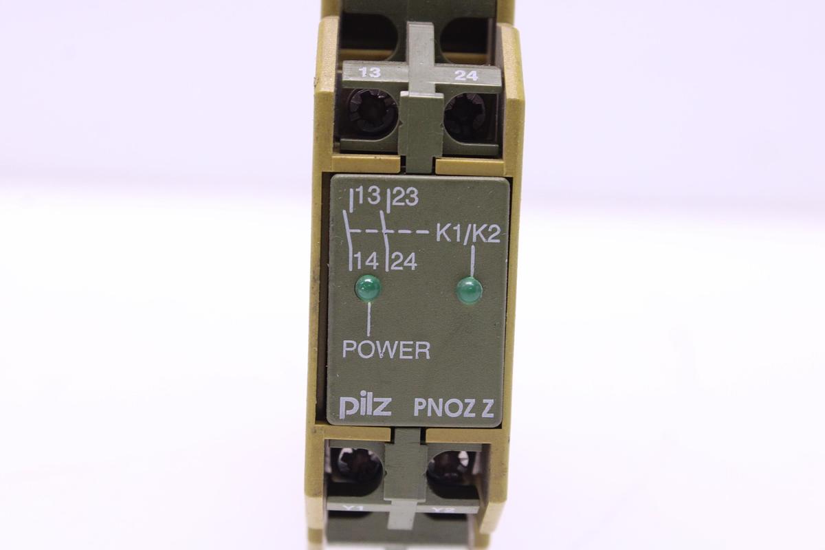 Usado Relé Seguridad Pilz PNOZ Z 24 V AC/DC