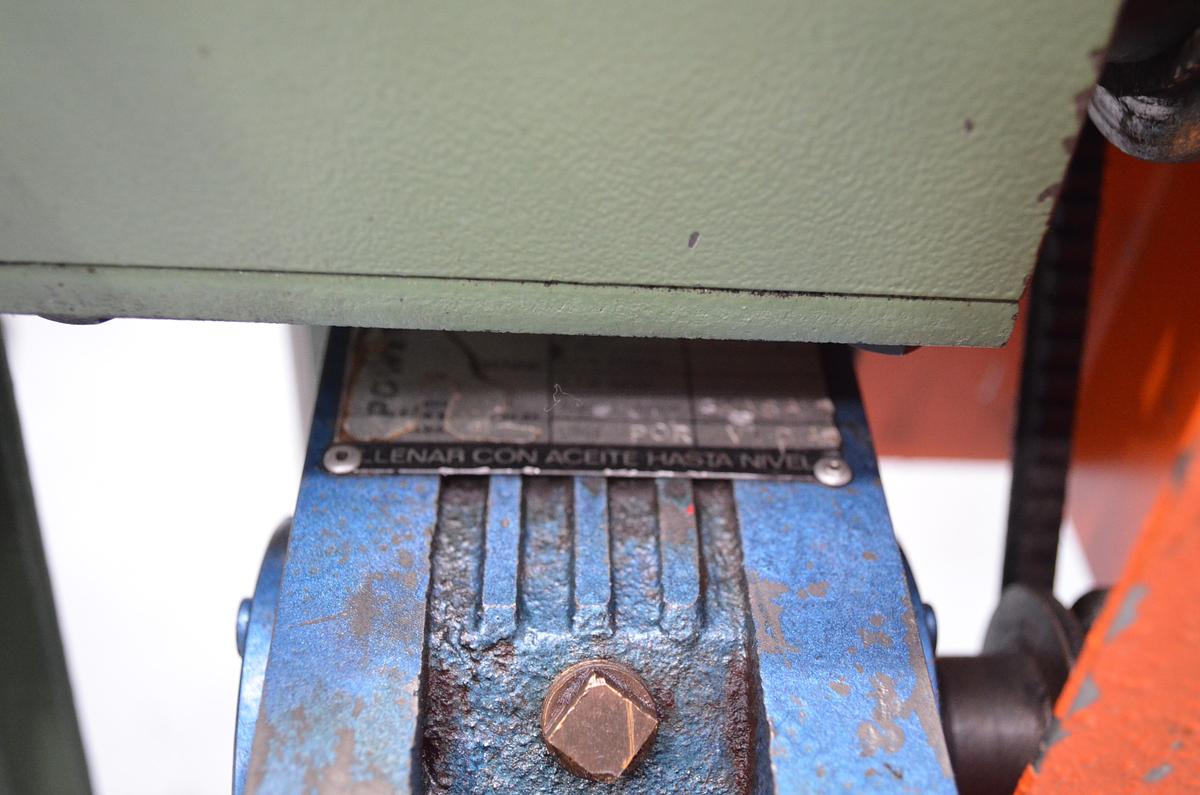 Usado Devanadora motorizada con motorreductor Marelli