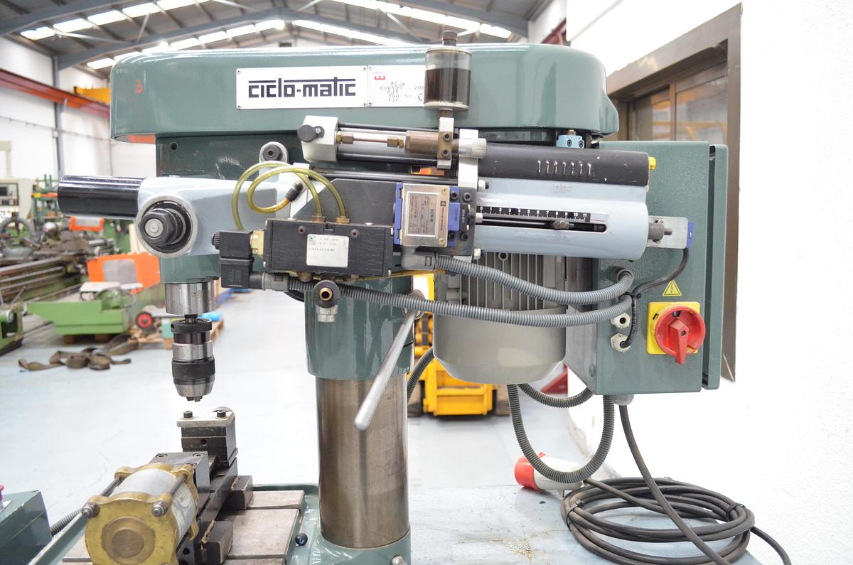 Usado Taladro sobremesa automático Aikartu Ciclo-Matic TCOR Año 2006