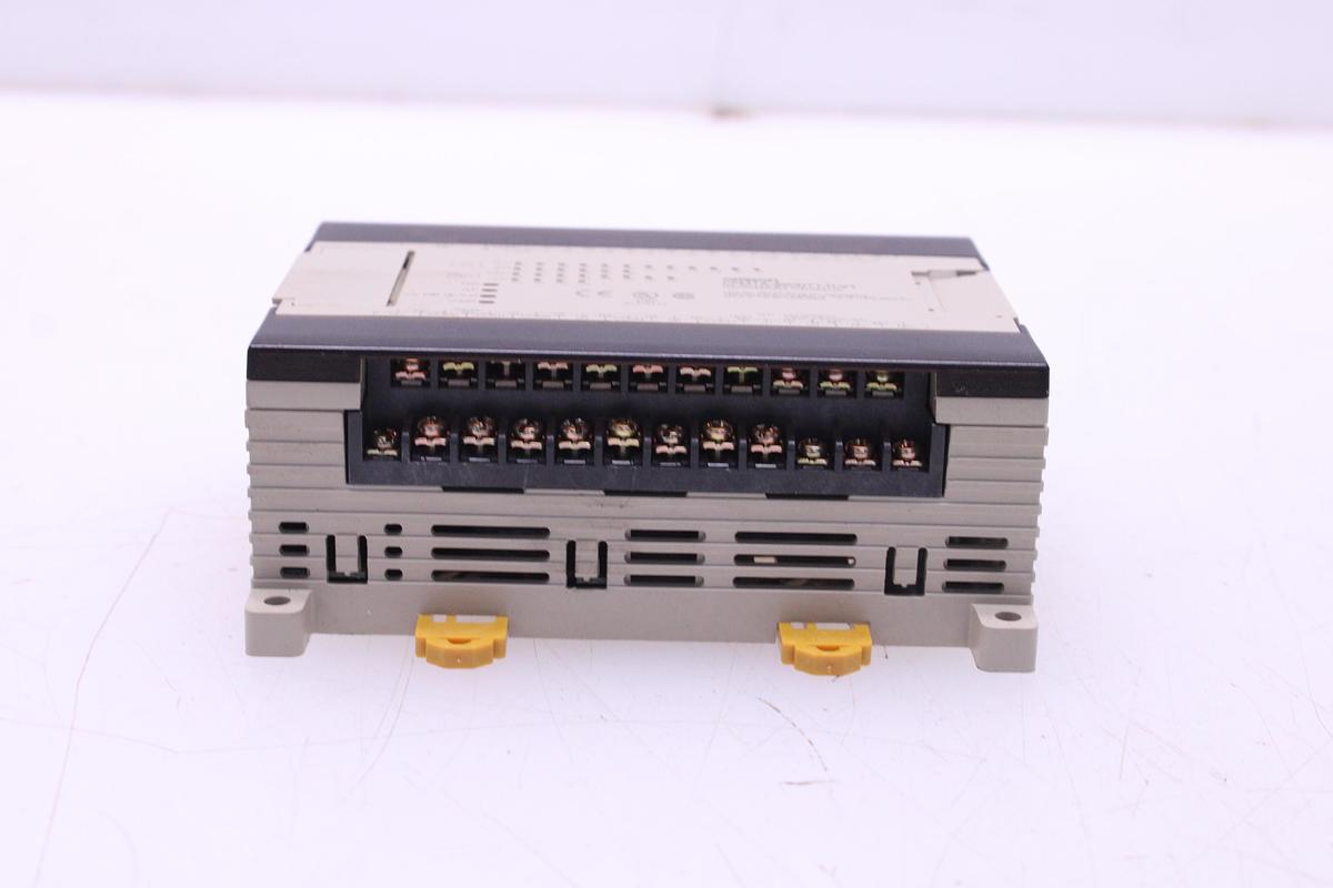 Usado Controlador Lógico OMRON CPM1A-30CDT1-D-V1