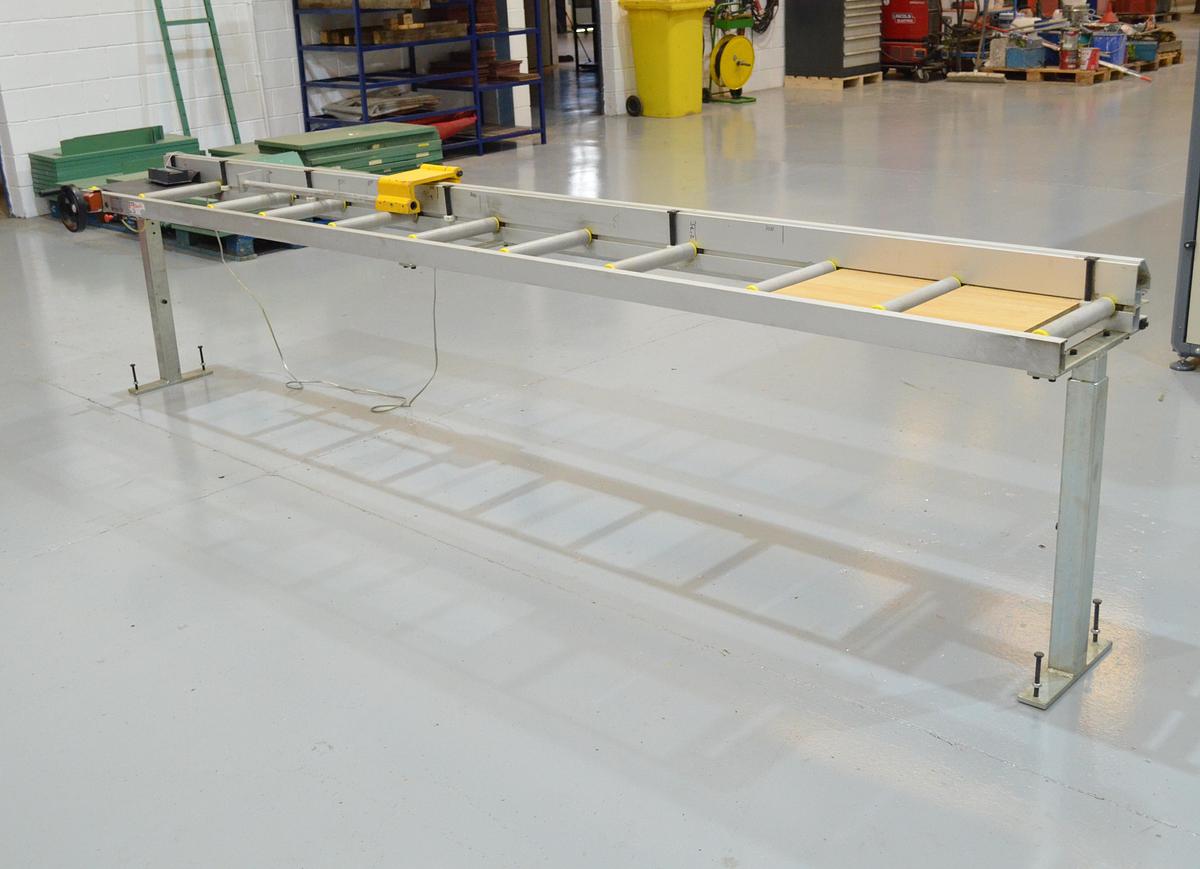 Usado Tope medidor Tronzadoras MG para aluminio con lector digital