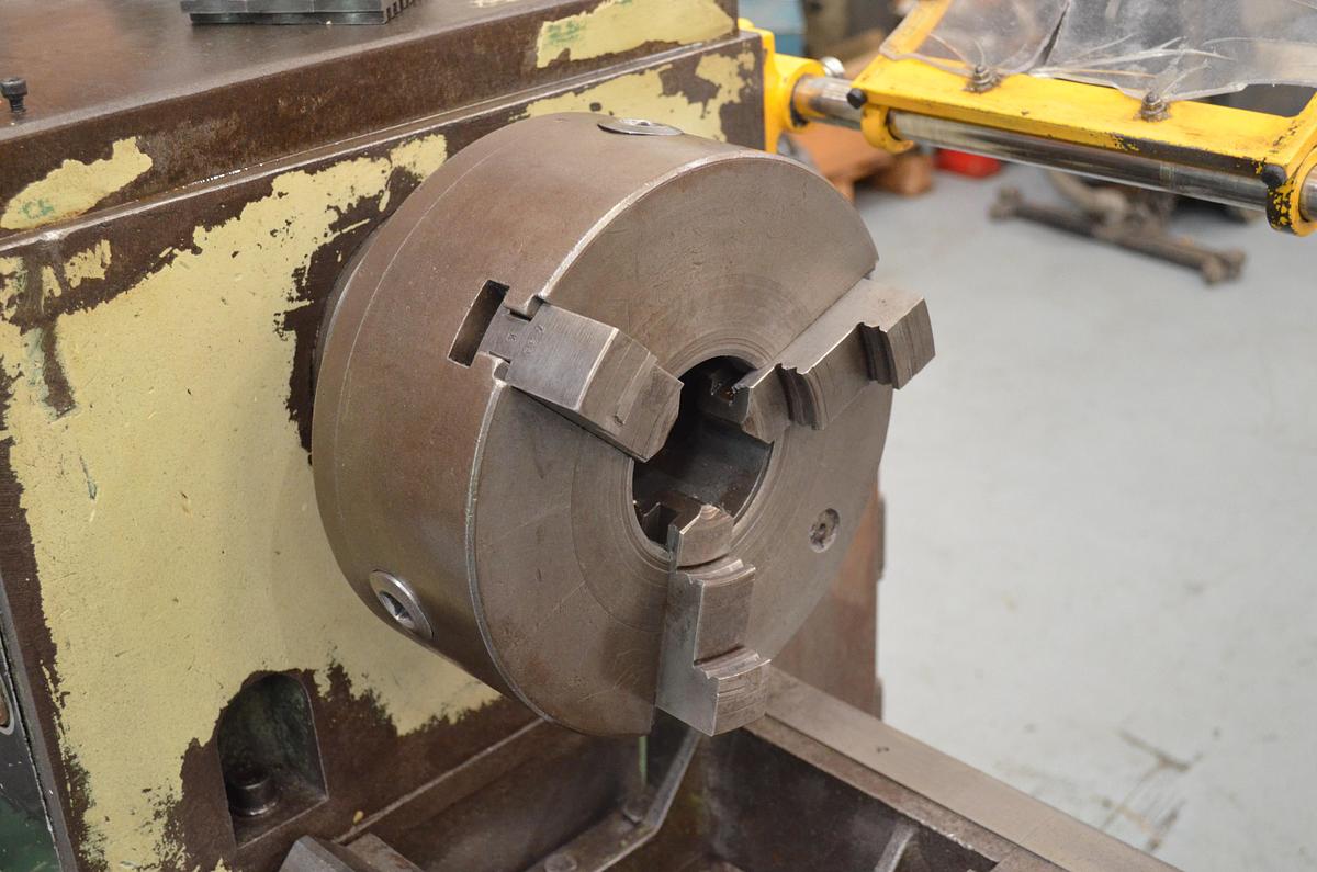 Usado Torno Pinacho L1-225  1650mm e.p. verde