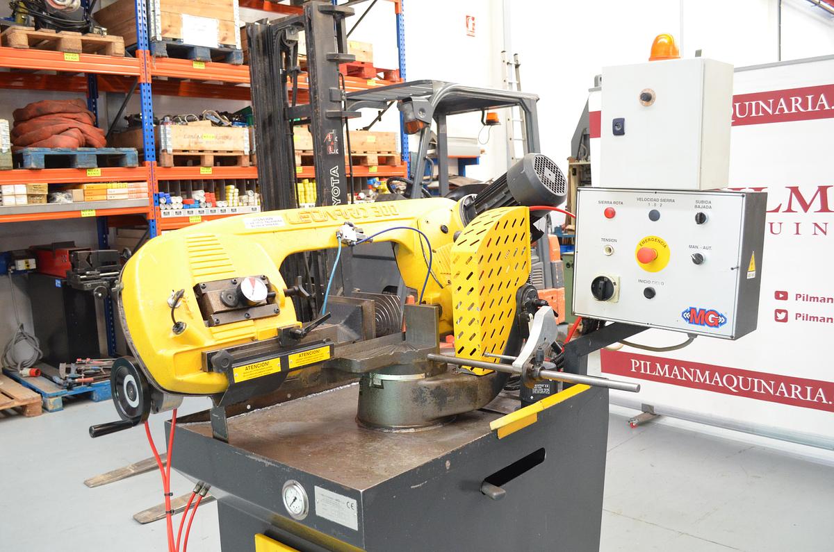 Usado Sierra cinta semi-automatica MG K 300 SA - 2006