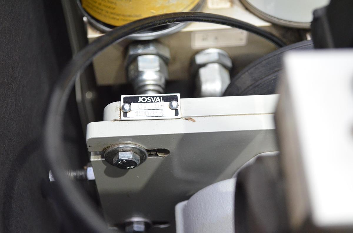 Usado Compresor tornillo Josval Mistral Serie 15B Año 2008