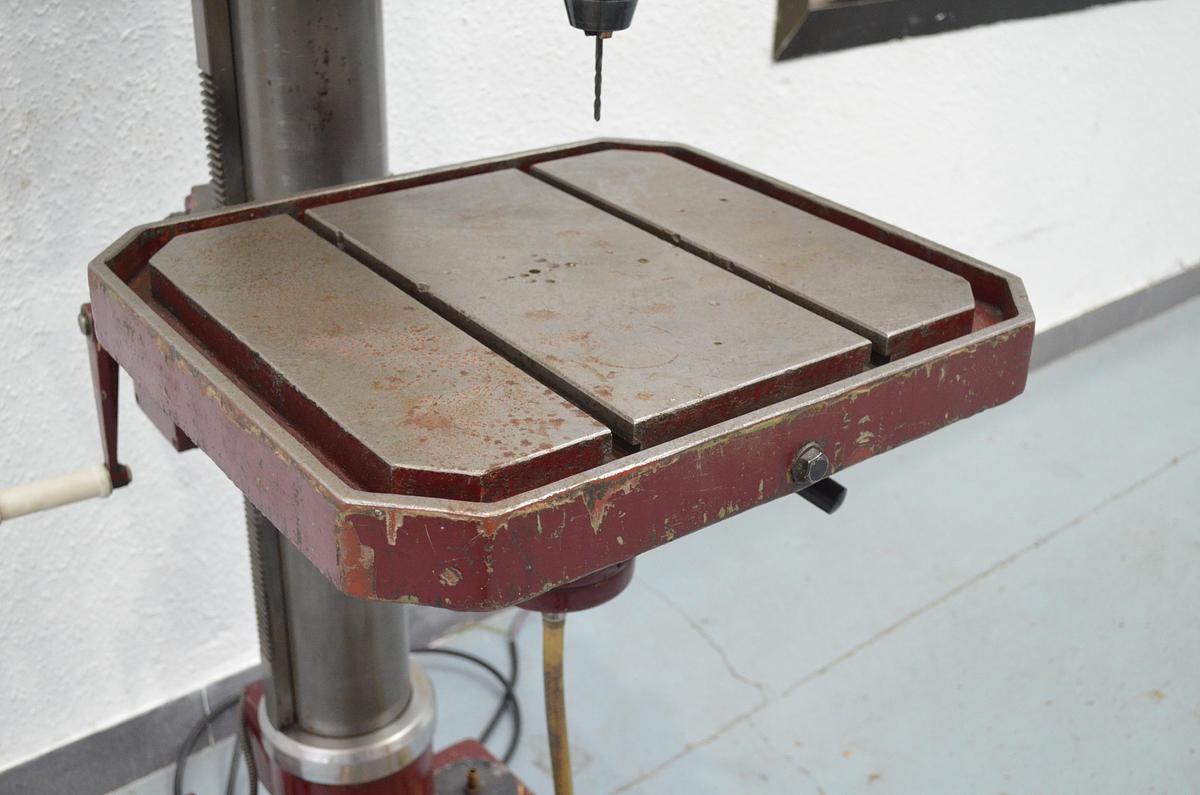 Usado Taladro columna engranajes Heller B-35E