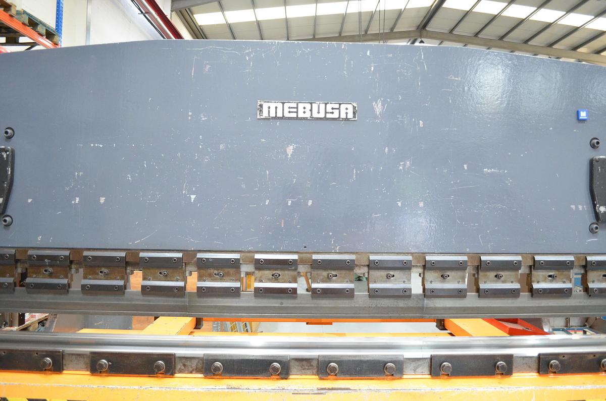 Usado Plegadora Mebusa 90-25 de 2500x90tn