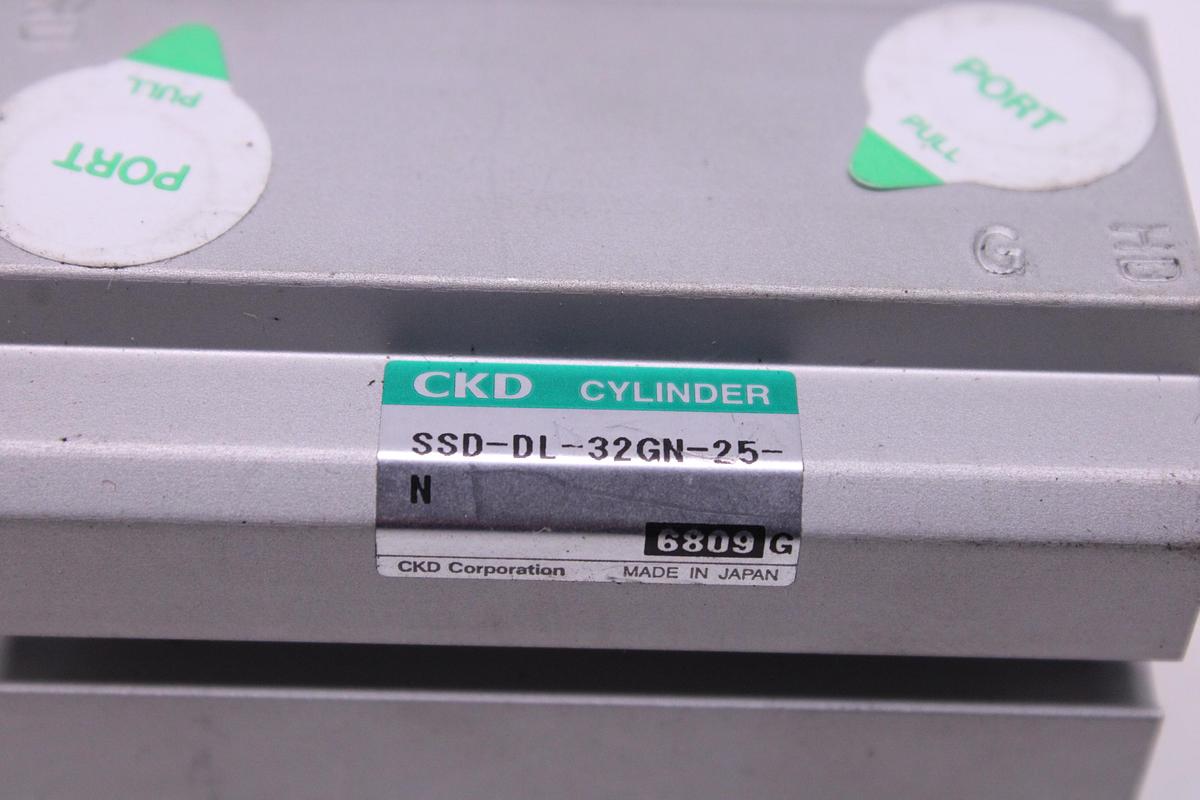 Usado Cilindro Neumático CKD SSD-DL-32GN-25-N