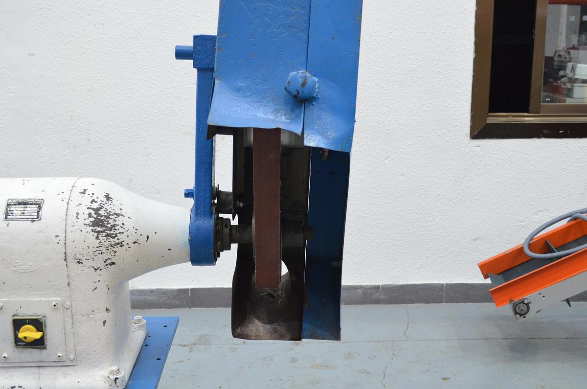 Usado Lijadora banda - pulidora Pact B90P 3Hp