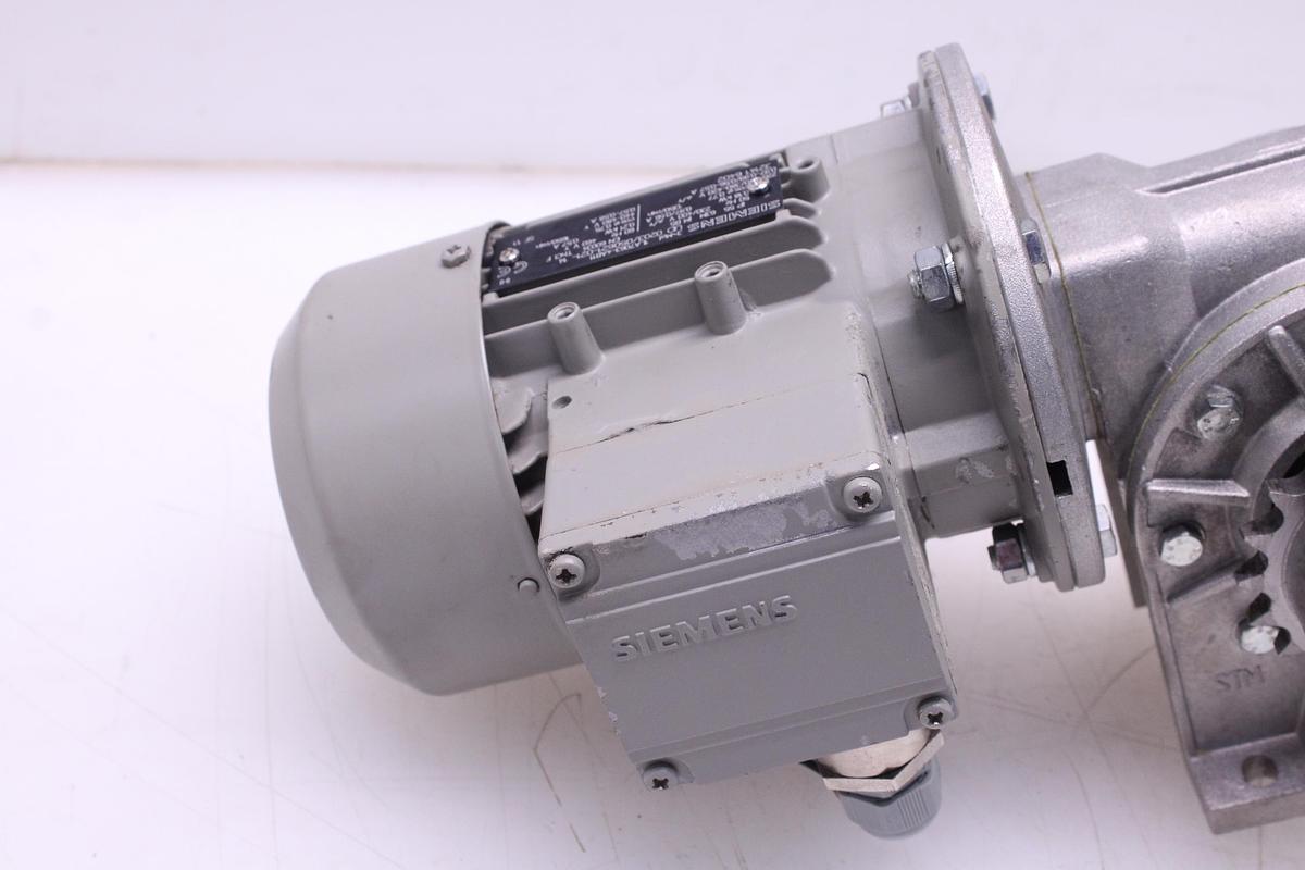 Usado Motorreductor Siemens 1LA7063-4AB11