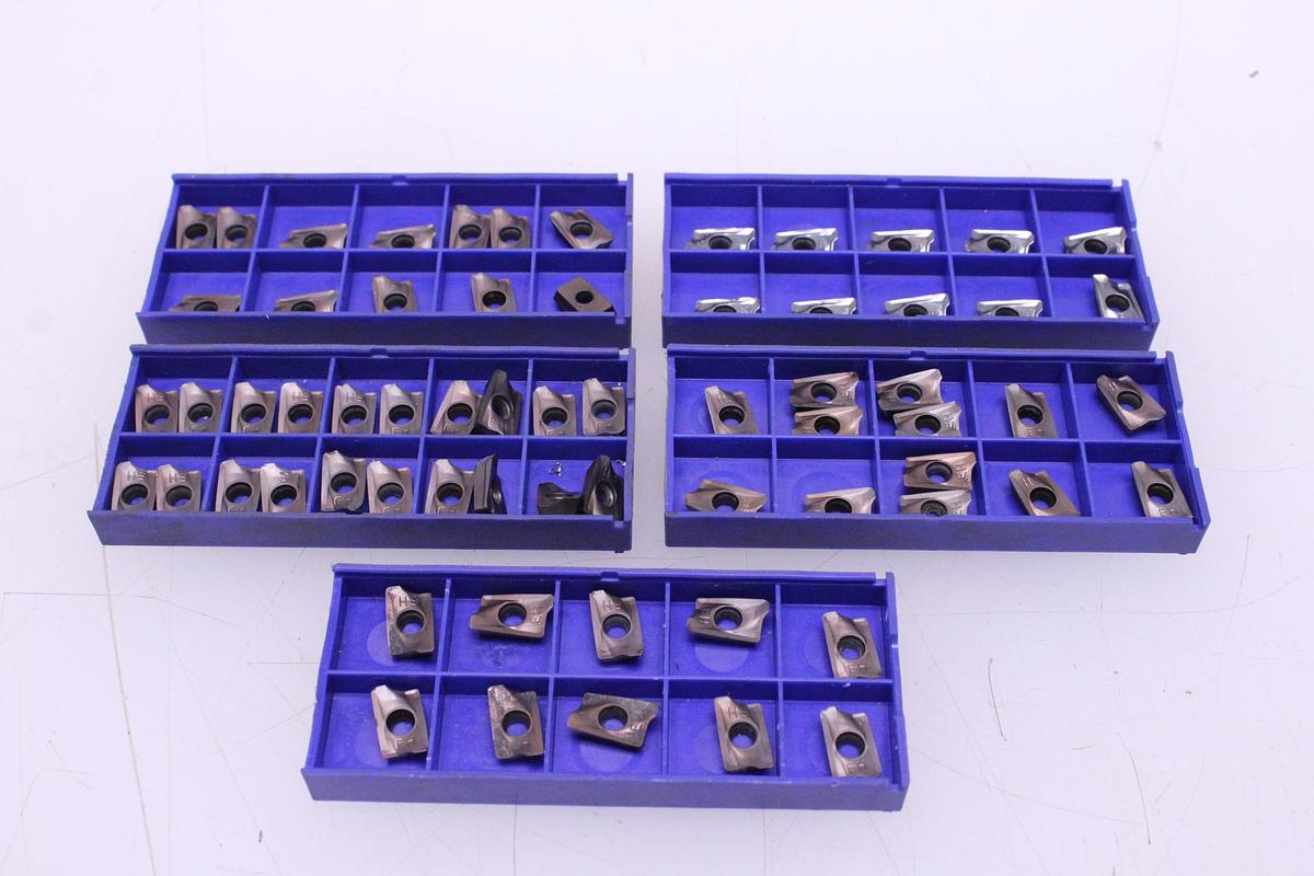 Usado Fresas Con Cono ISO 40 + Plaquitas de Widia AXET / AXMT170508