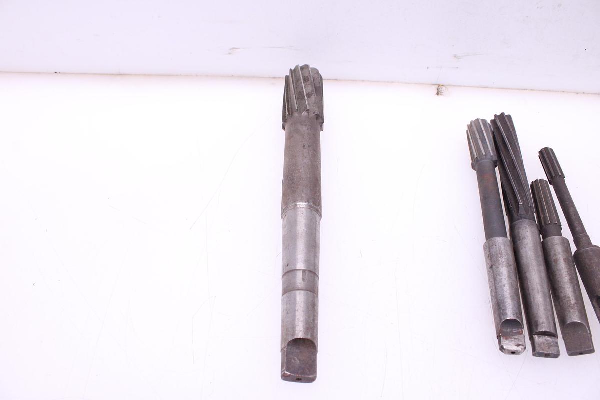 Usado Lote Escariadores y Fresas con Vástago Cono Morse