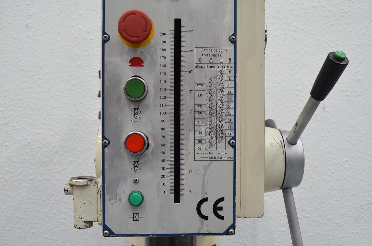 Usado Taladro columna engranajes Heller B-35E