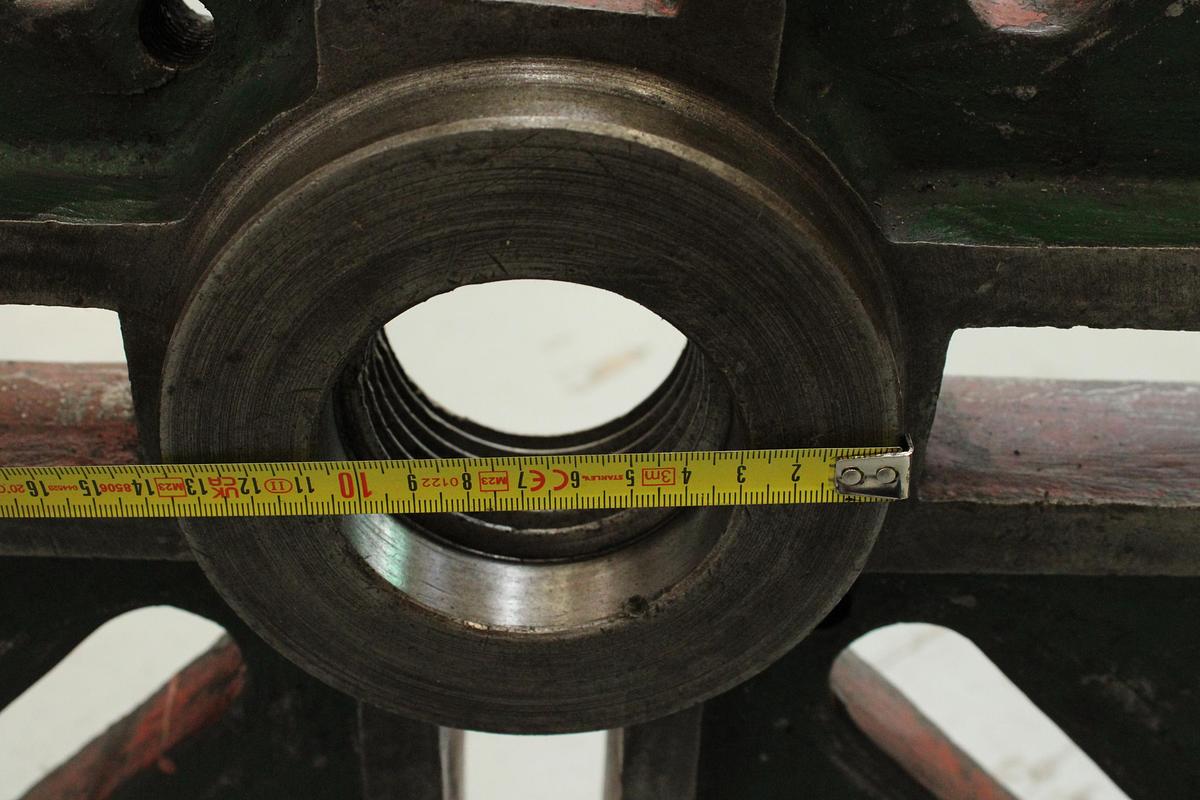 Usado Plato Plano para Torno 695 mm