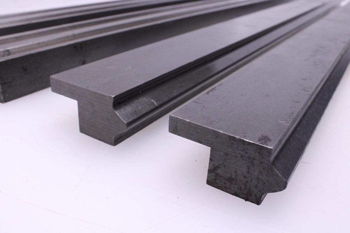 Usado Juego Matrices y Punzones Amarre Recto 2500mm