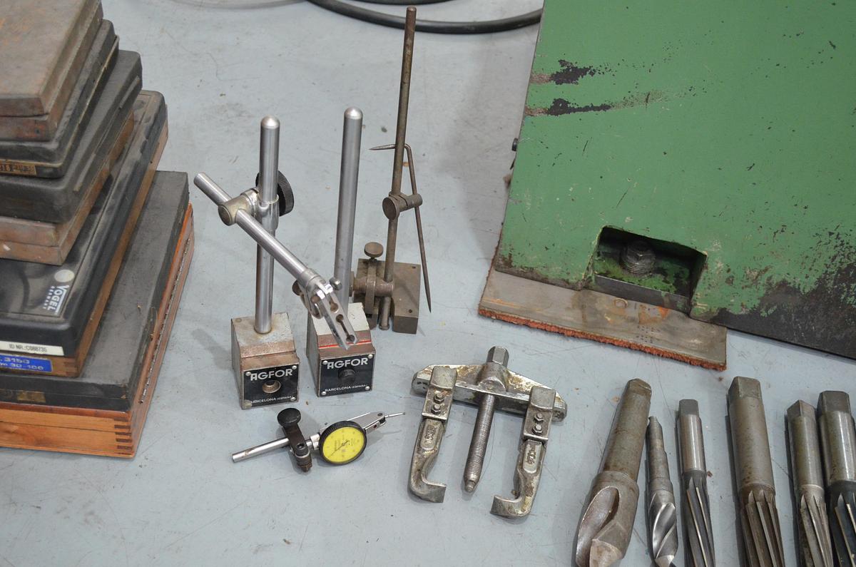 Usado Torno Pinacho L1-225  1650mm e.p. verde