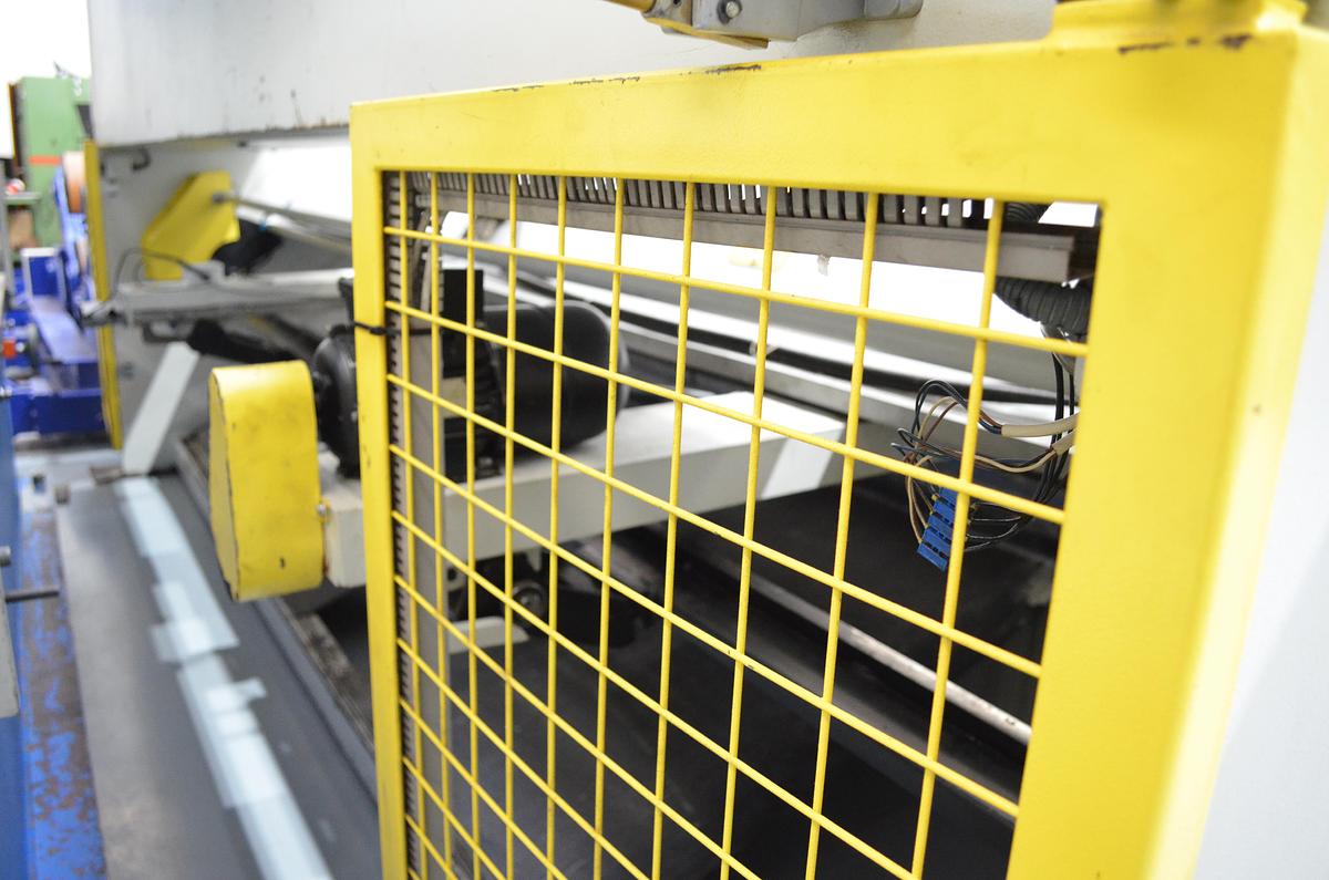 Usado Cizalla hidráulica DENER 4100X13mm ADMMH.4113