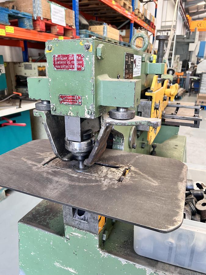Usado Punzonadora Geka Minicrop 45 usada