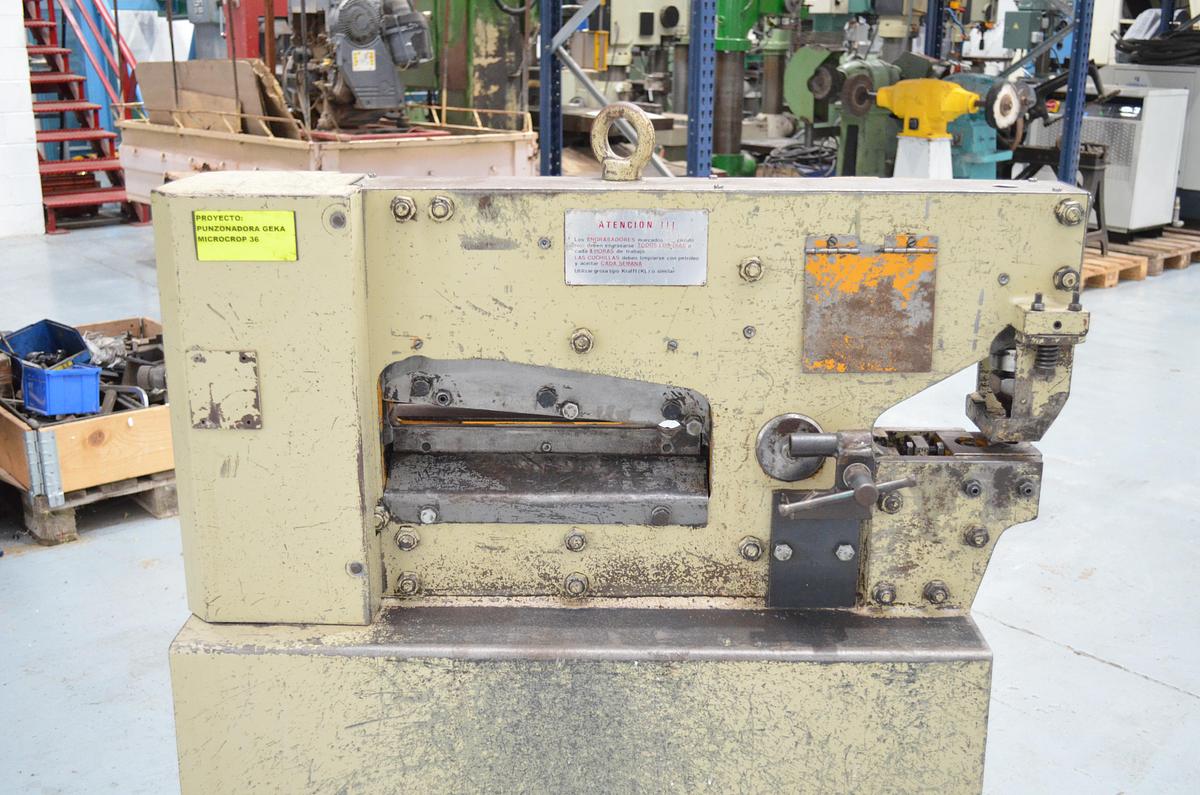 Usado Punzonadora hidráulica GEKA Microcrop 36 - 1318
