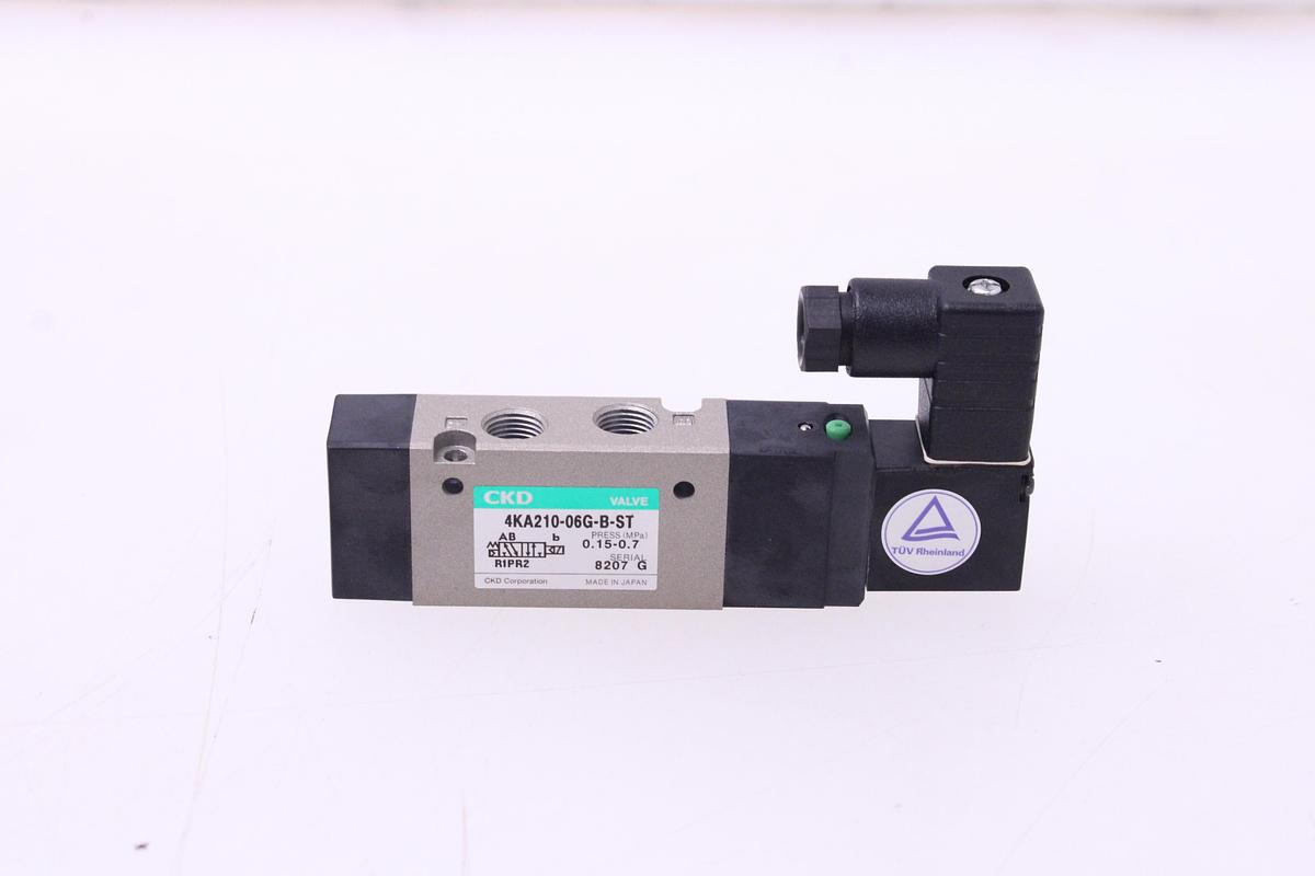 Usado Electroválvula CKD 4KA210-06G-B-AC220V-ST