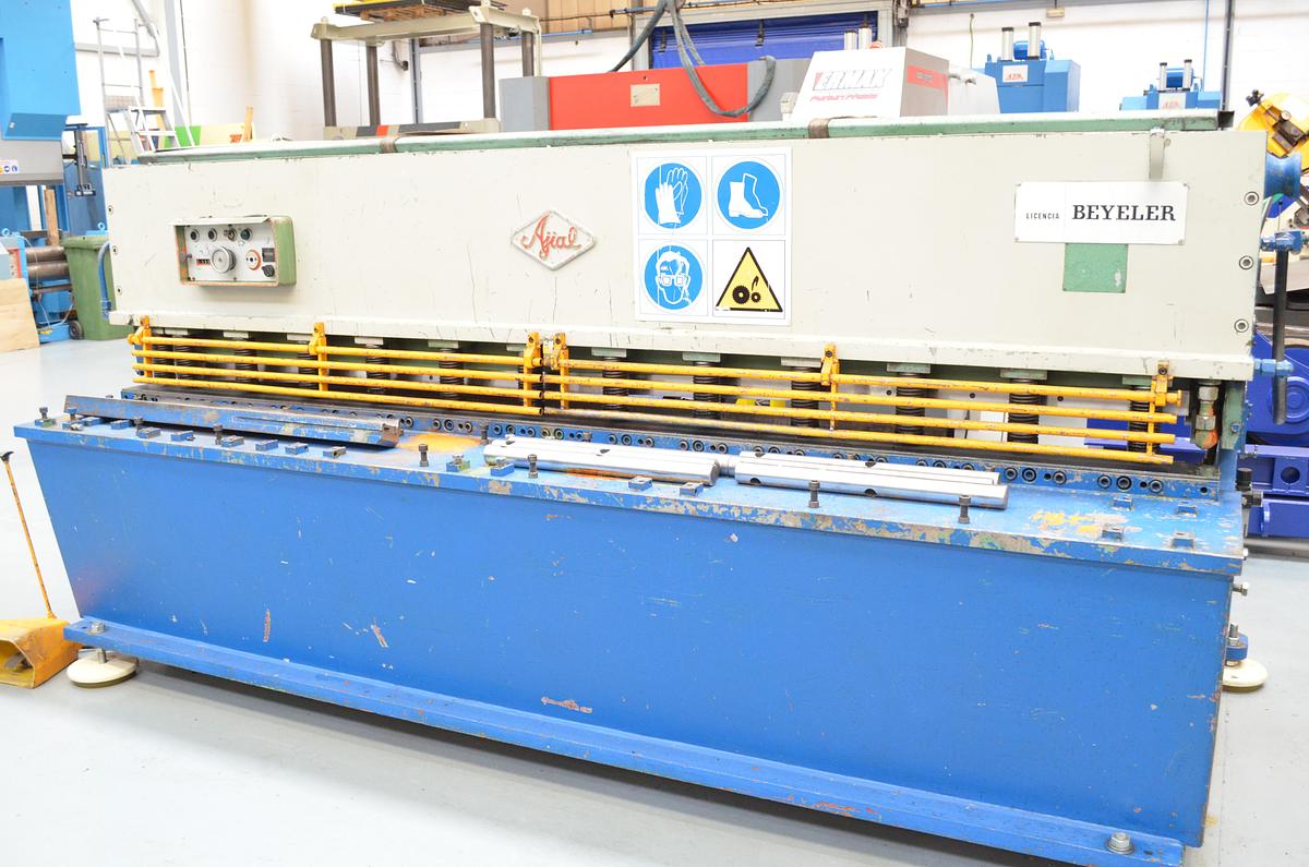 Usado Cizalla hidraulica pendular Ajial 3100x6mm