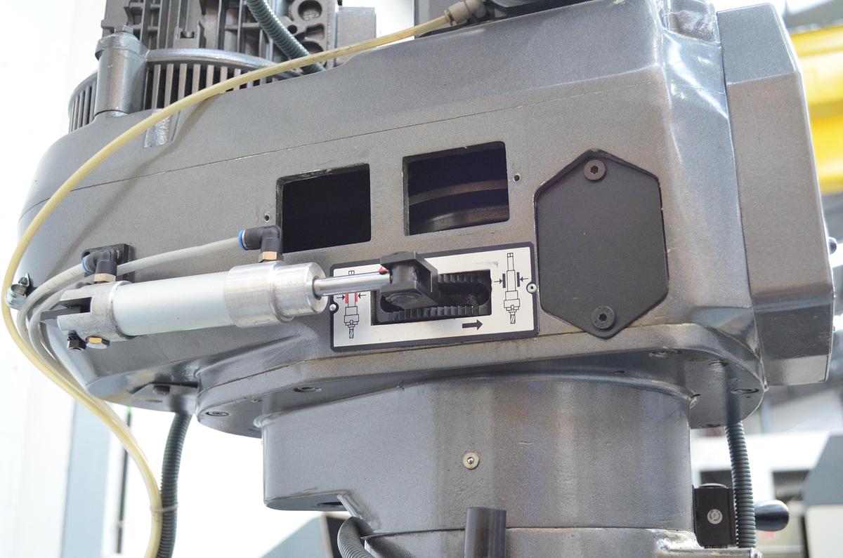 Usado Fresadora torreta LAGUN FTV-4 SP