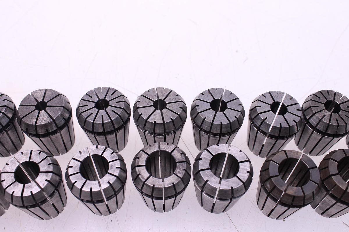 Usado Juego Pinzas Resorte ER32 "17 pcs" + Cono ISO 40 ASTRA