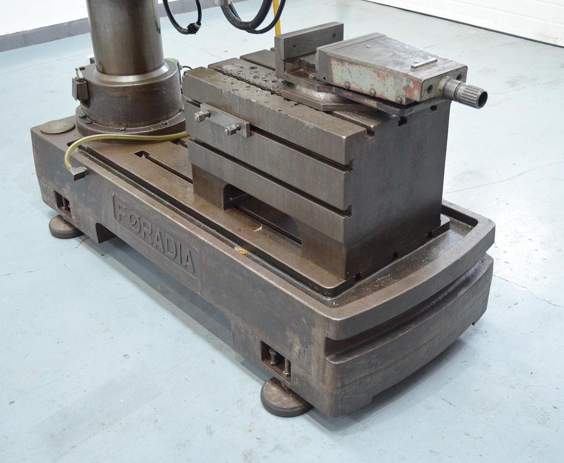 Usado Taladro radial Foradia GH 50-1000
