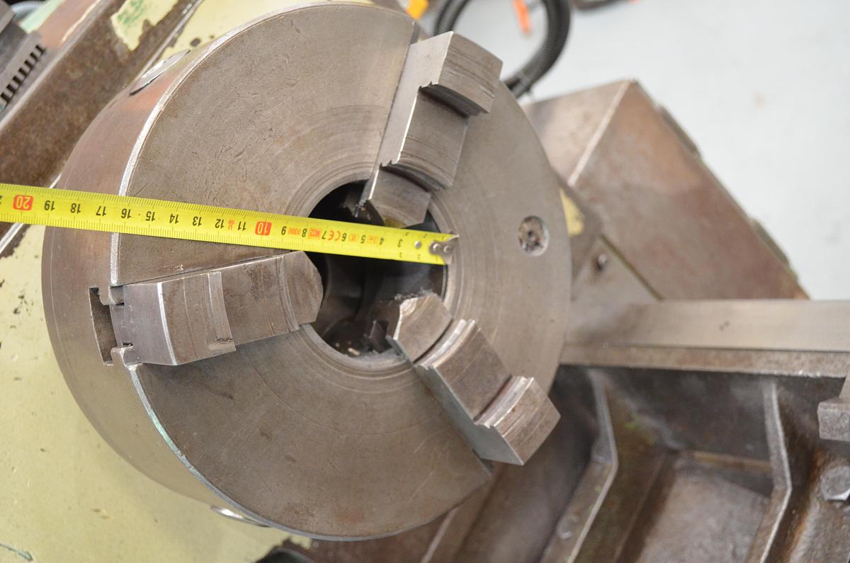 Usado Torno Pinacho L1-225  1650mm e.p. verde