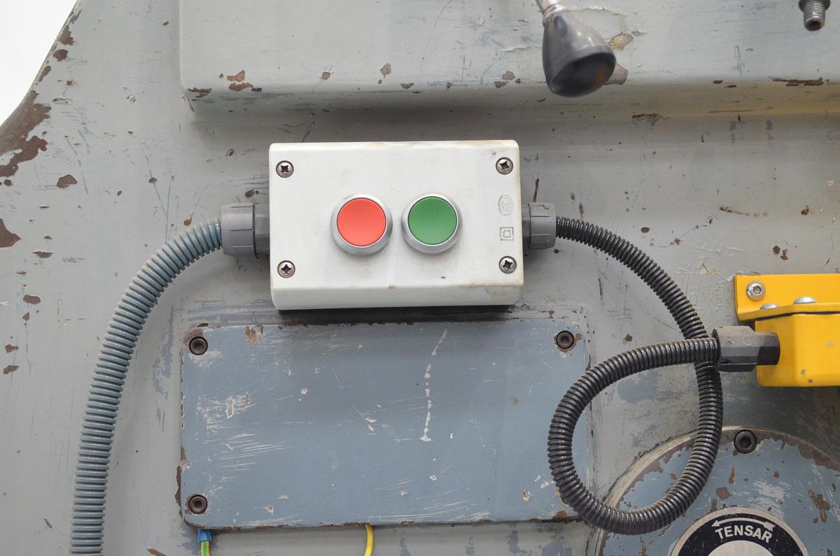 Usado Taladro columna engranajes MUGUI M-40-A