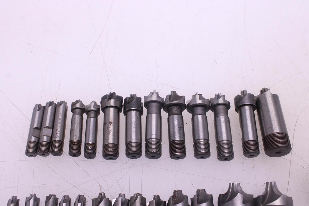 Usado 27 Fresas de 10 a 42mm para redondear angulos
