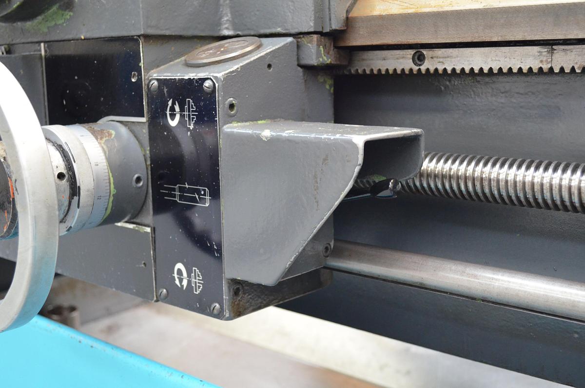 Usado Torno Pinacho L1-225 de 1650mm e.p. Azul