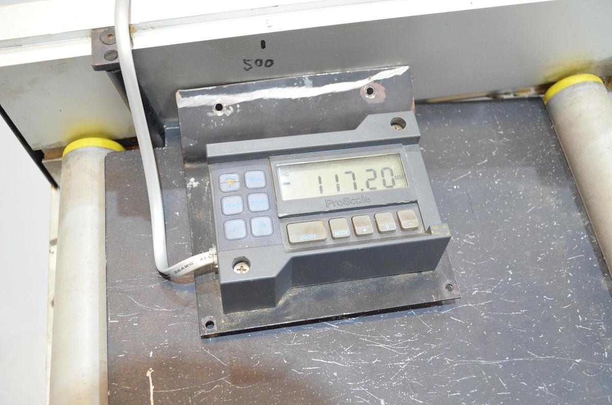 Usado Tope medidor Tronzadoras MG para aluminio con lector digital