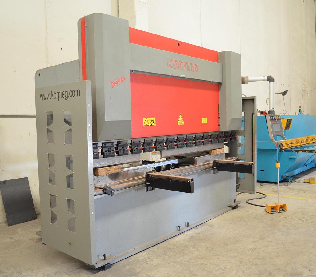 Usado Plegadora cnc Korpleg PCN3160 3100x160tn con cnc ESA S630