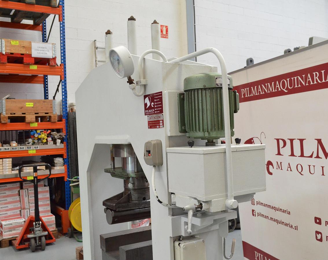 Usado Prensa hidraulica CAMP 100tn