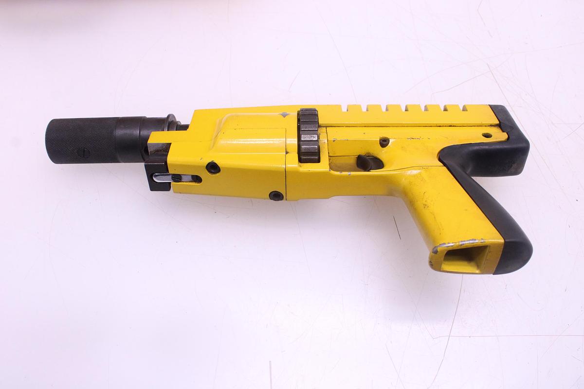 Usado Pistola Clavos DESA CLAFIX-4