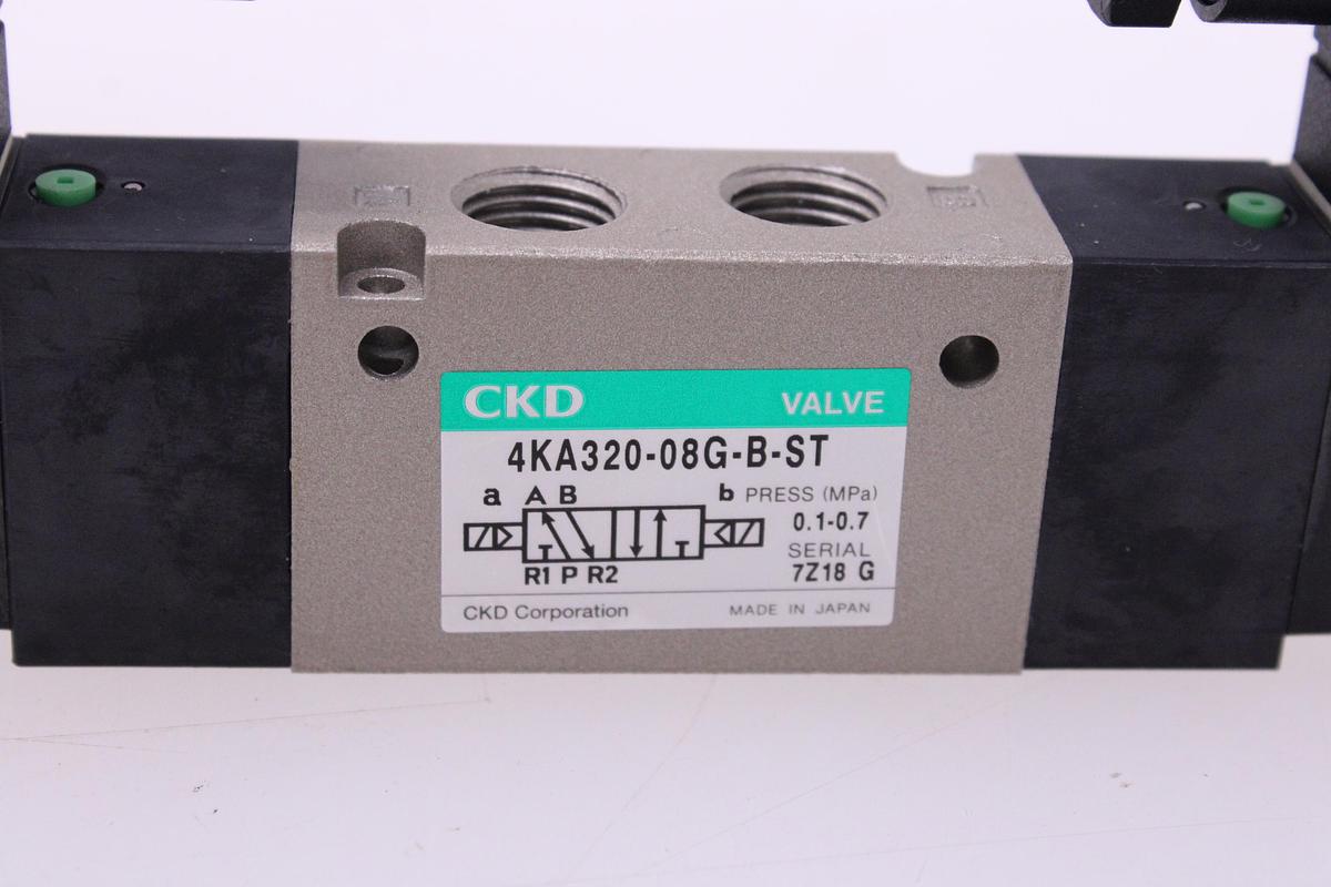 Usado Electroválvula CKD 4KA320-08G-B-AC220V-ST